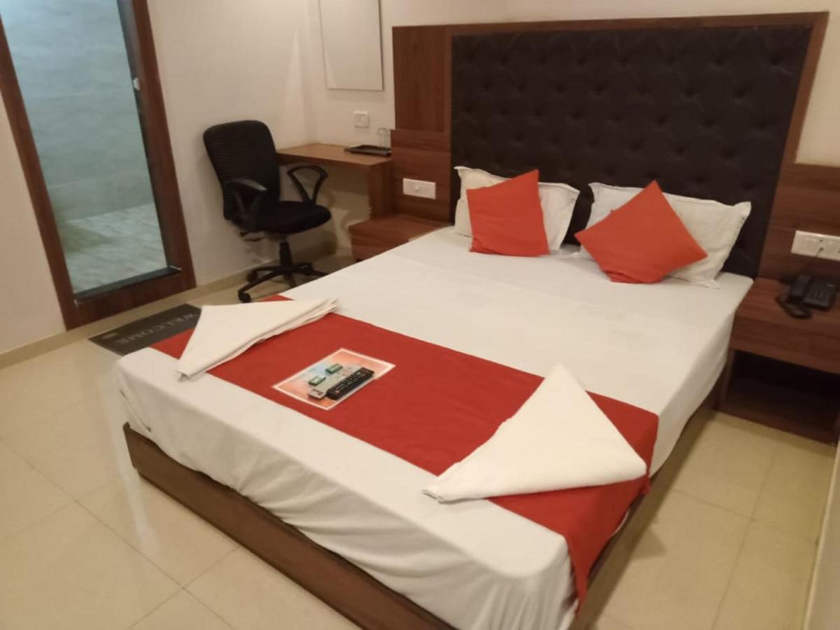 Hotel Sai Deep Lodging By Wb Inn 나비뭄바이 외부 사진