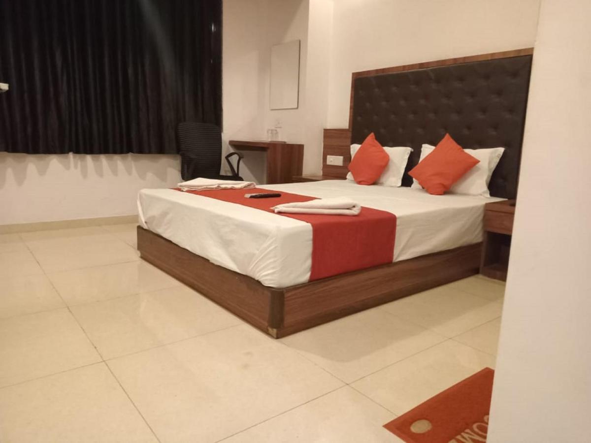 Hotel Sai Deep Lodging By Wb Inn 나비뭄바이 외부 사진