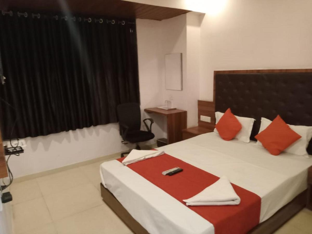 Hotel Sai Deep Lodging By Wb Inn 나비뭄바이 외부 사진